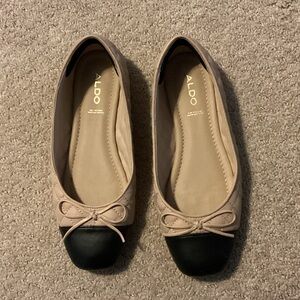 Aldo Women's Black and Beige Flats
